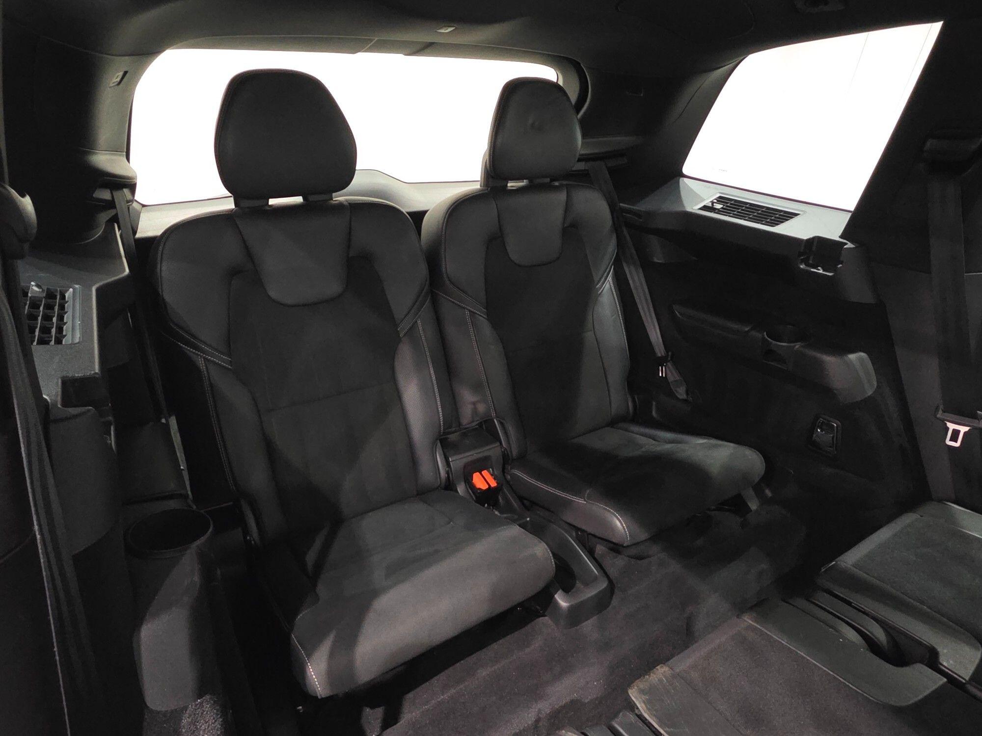 Volvo XC90 view 21