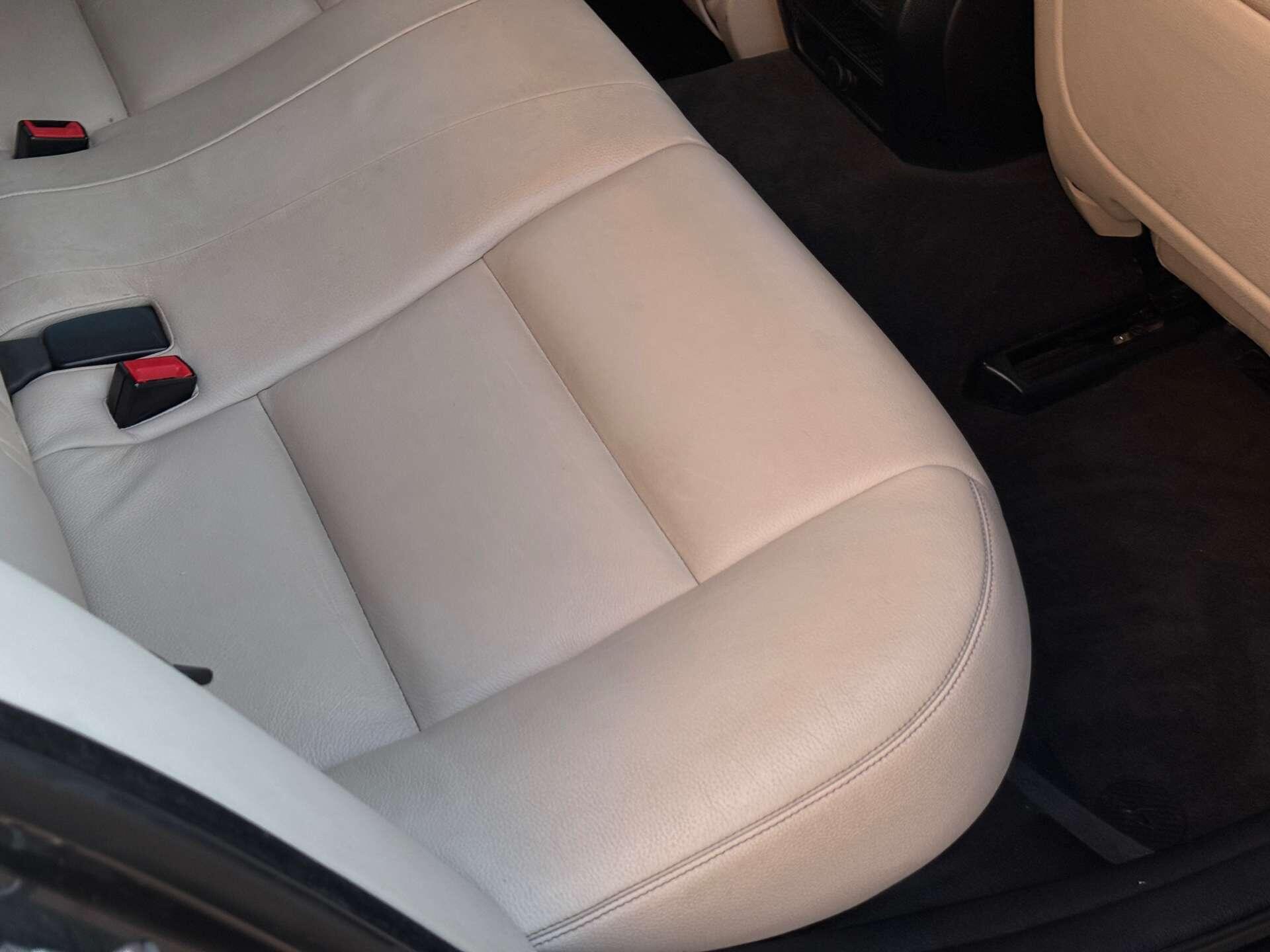 BMW 5 Series view 21