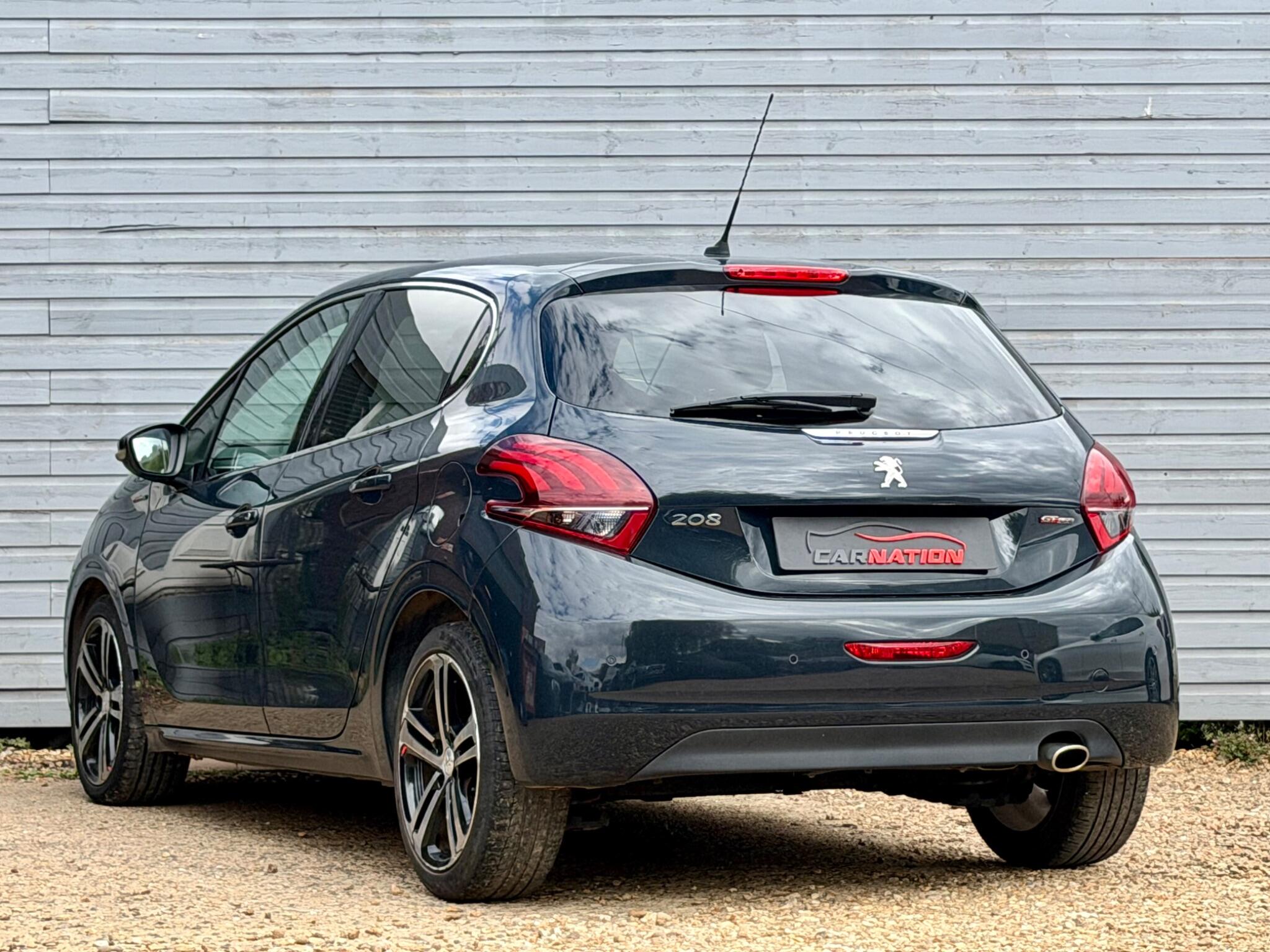 Peugeot 208 view 7