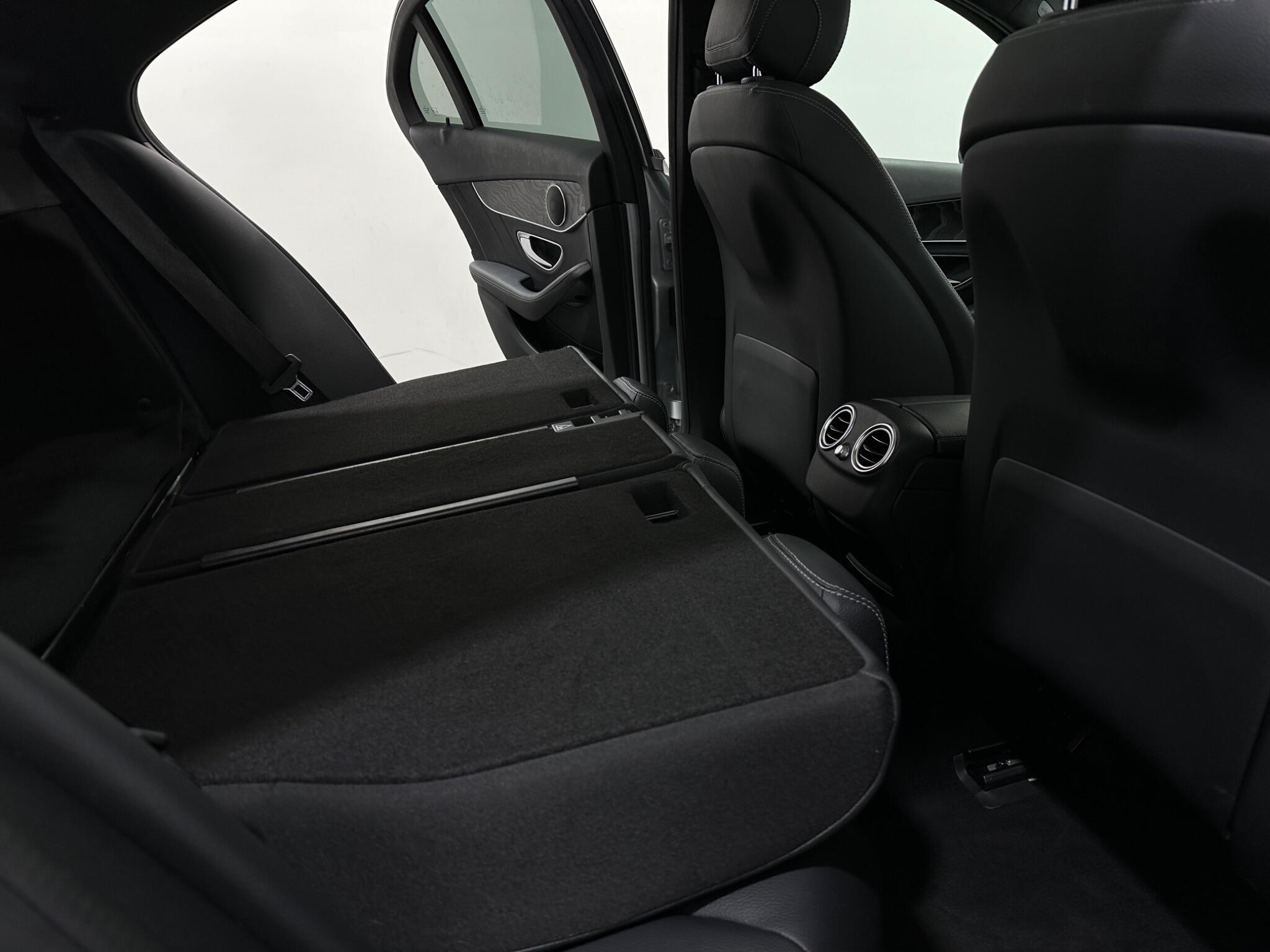 Mercedes-Benz C Class view 47