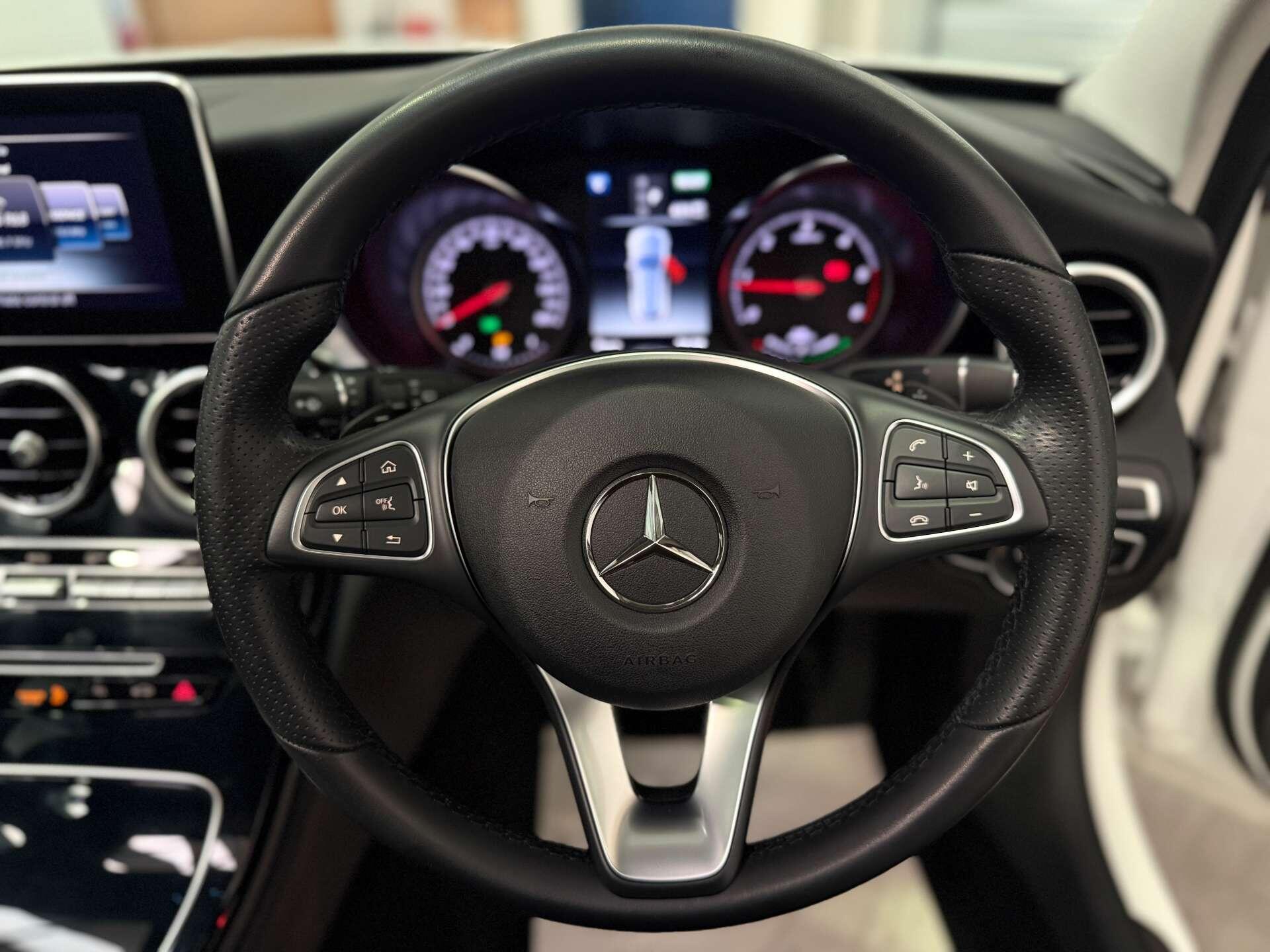 Mercedes-Benz C-Class view 12