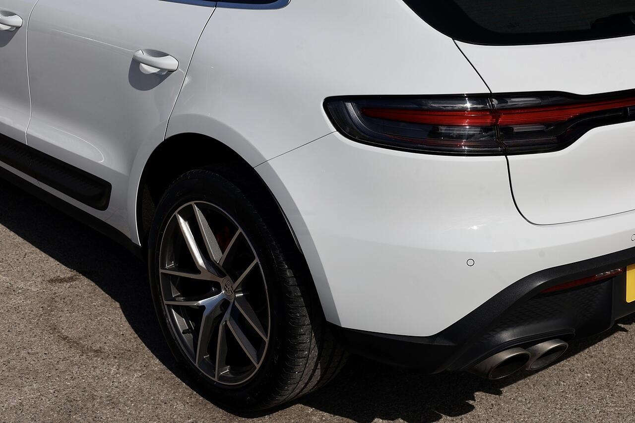 Porsche Macan view 40