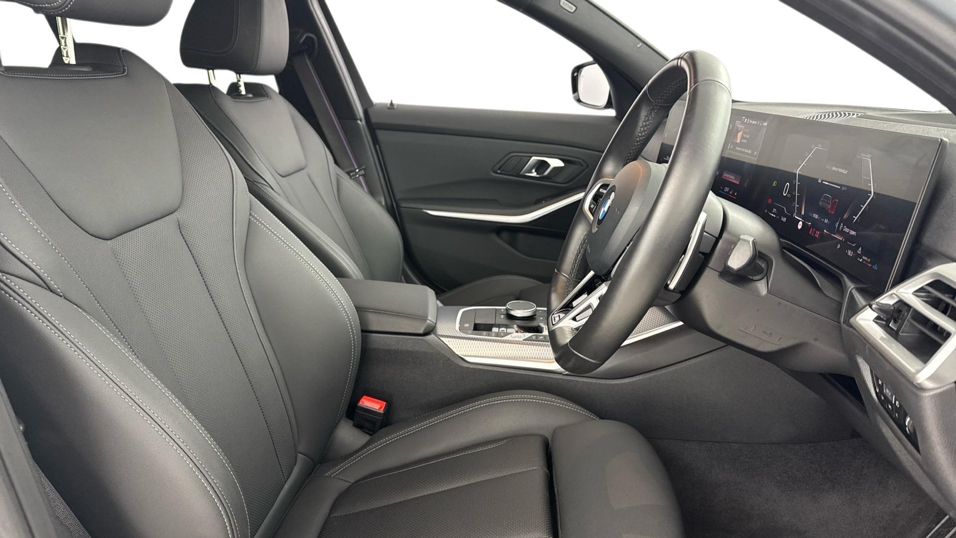 BMW 3 Series view 11