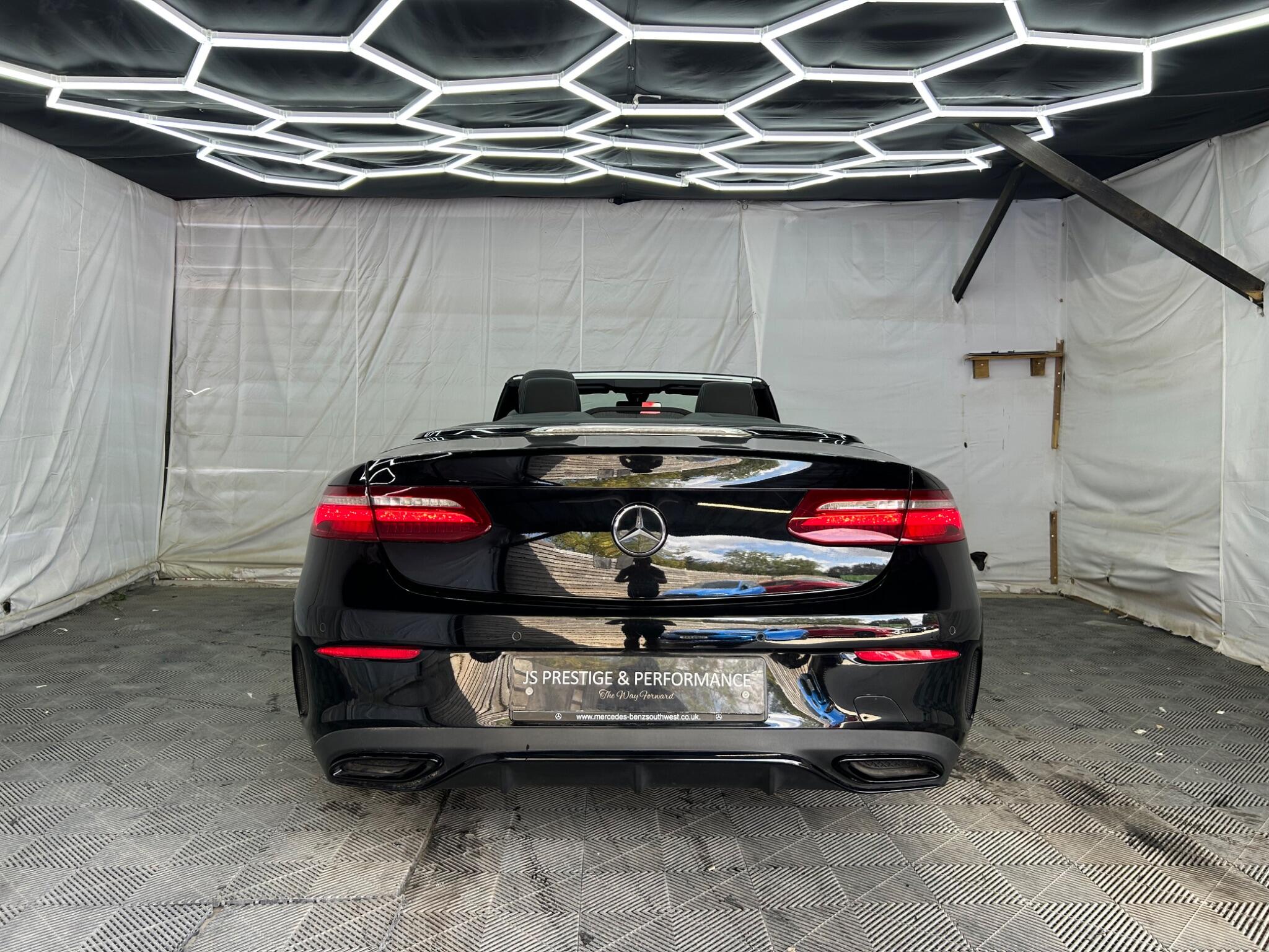 Mercedes-Benz E Class view 10