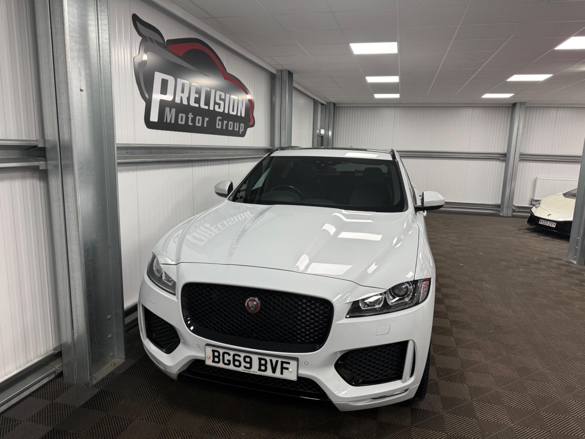 Jaguar F-Pace view 8