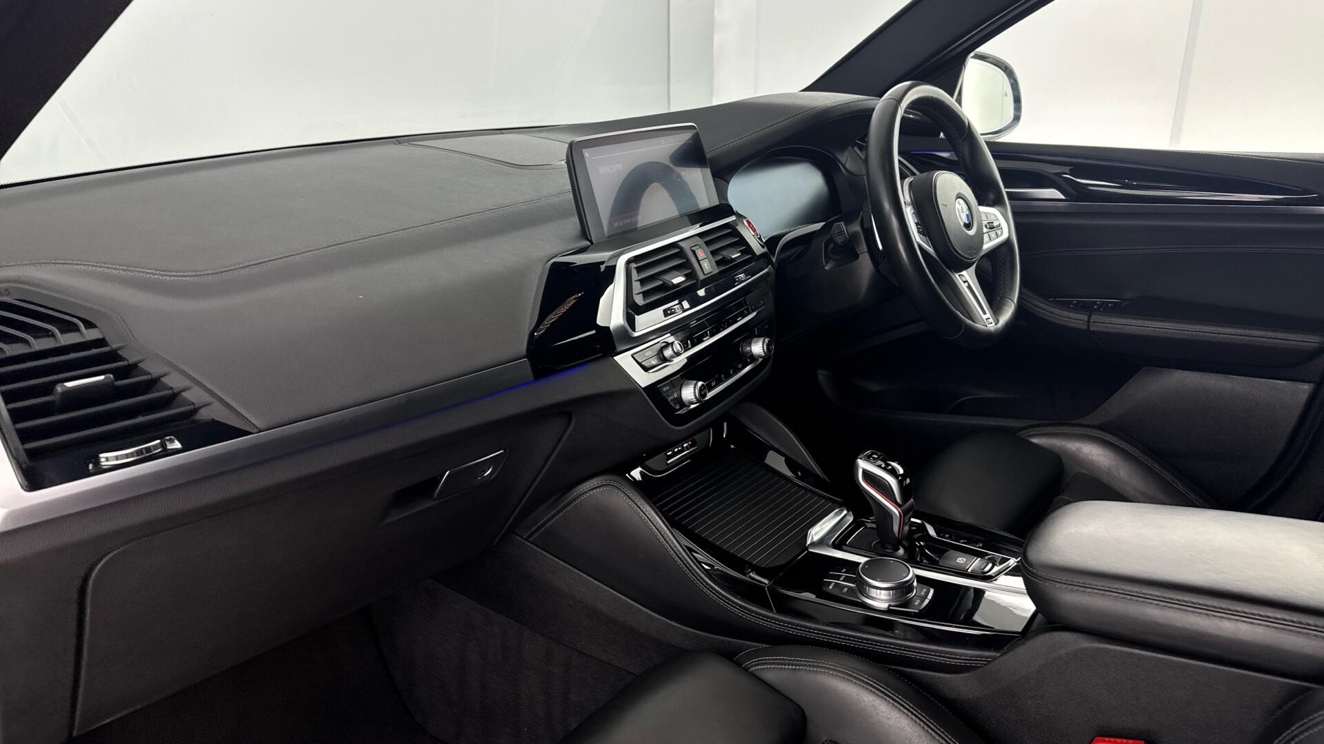 BMW X4 M view 10