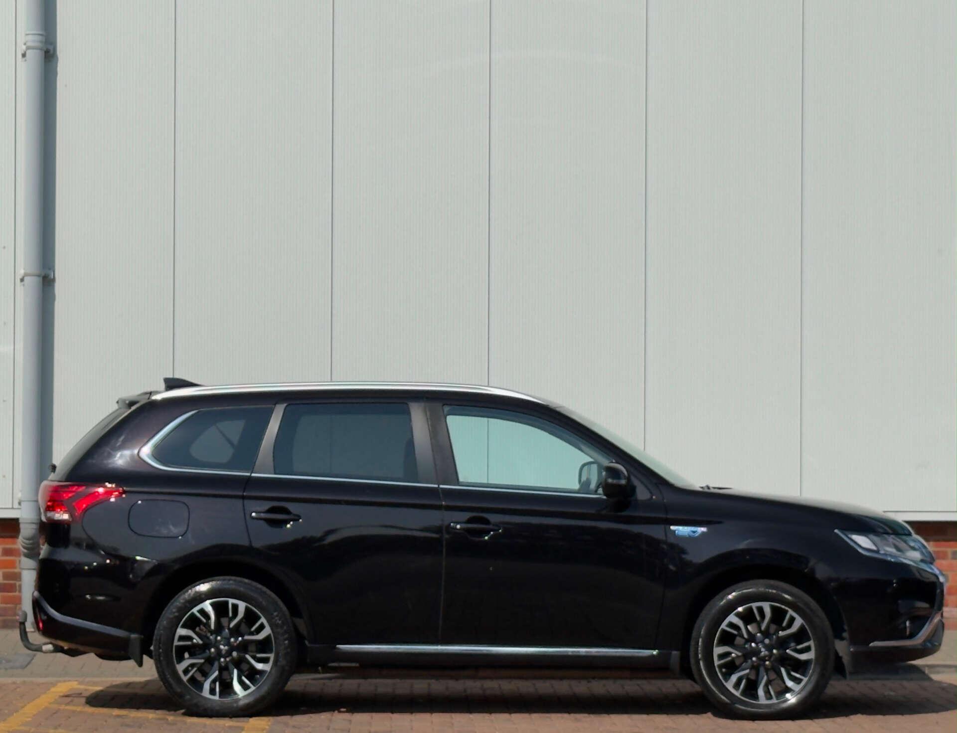 Mitsubishi Outlander view 7