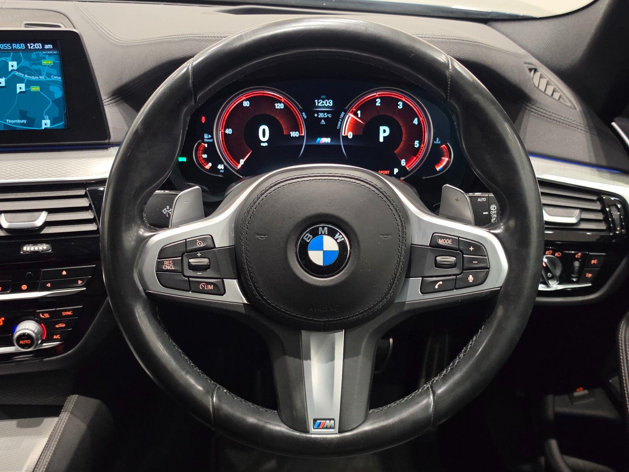 BMW 5 Series view 25