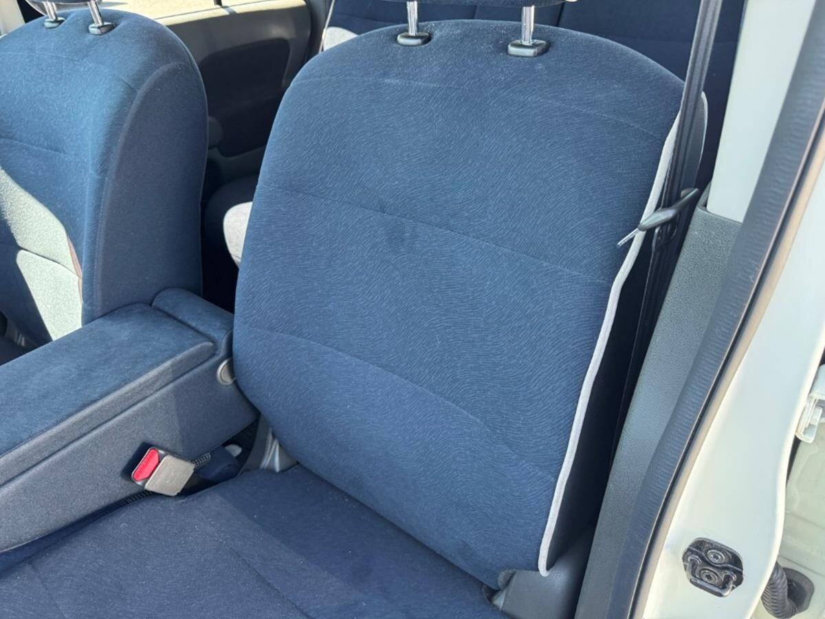 Nissan Cube view 15