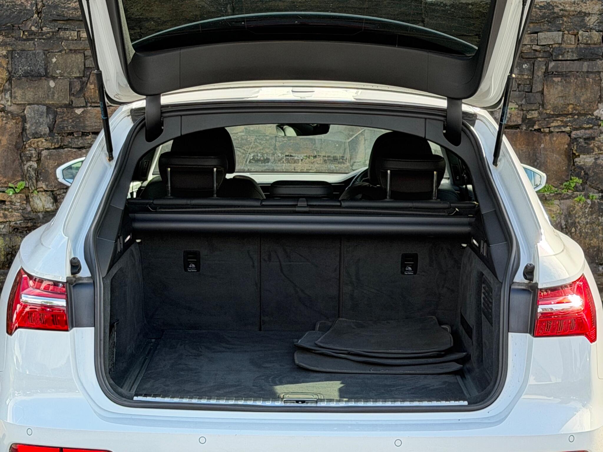 Audi A6 view 20