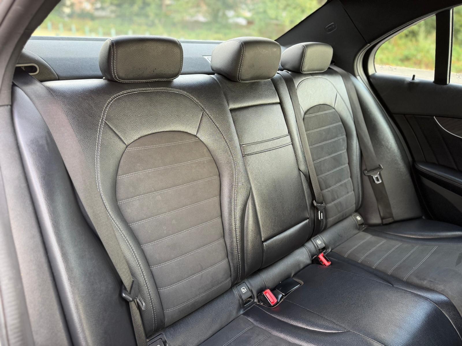 Mercedes-Benz C-Class view 37