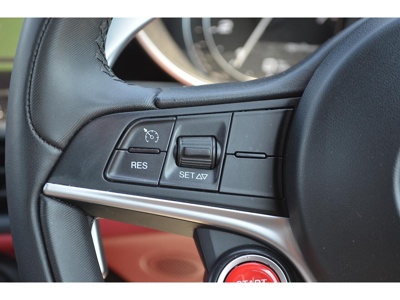 Alfa Romeo Giulia view 27