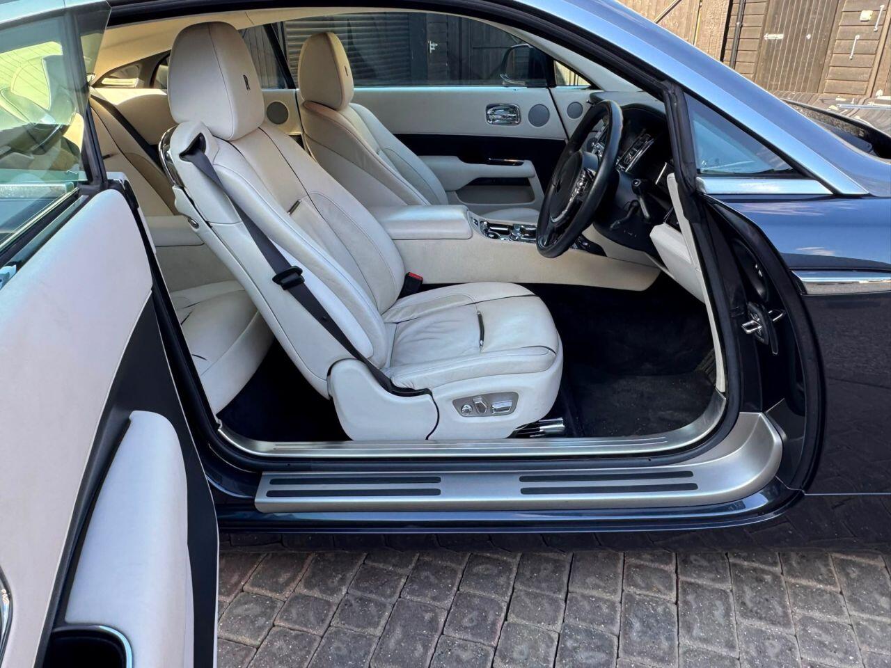 Rolls-Royce Wraith view 9