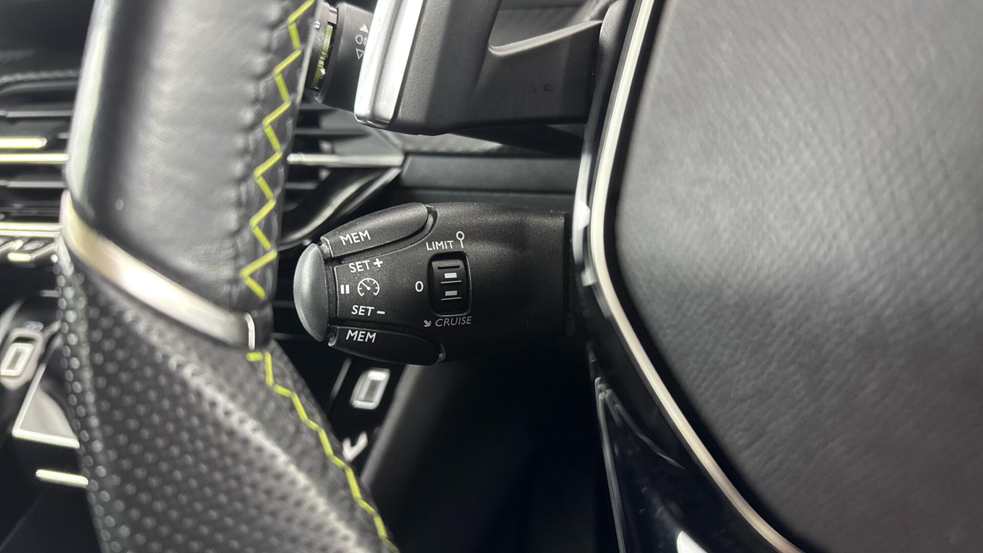 Peugeot 2008 view 35