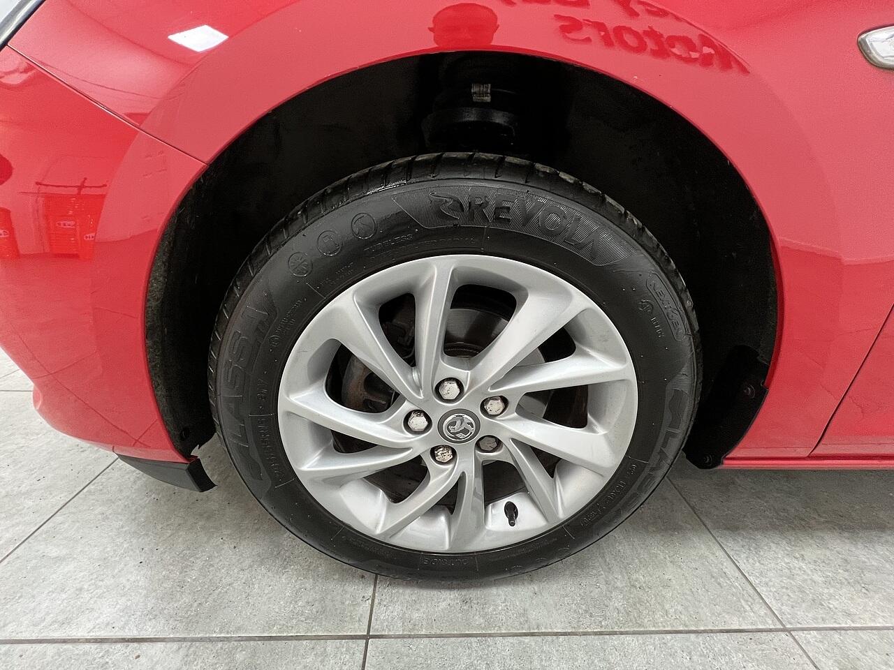 Vauxhall Astra view 19
