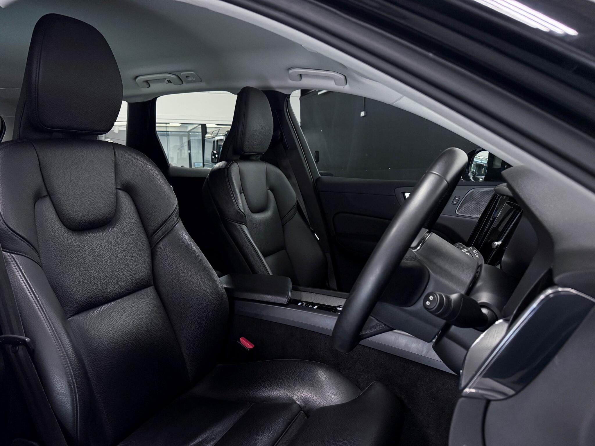 Volvo XC60 view 26