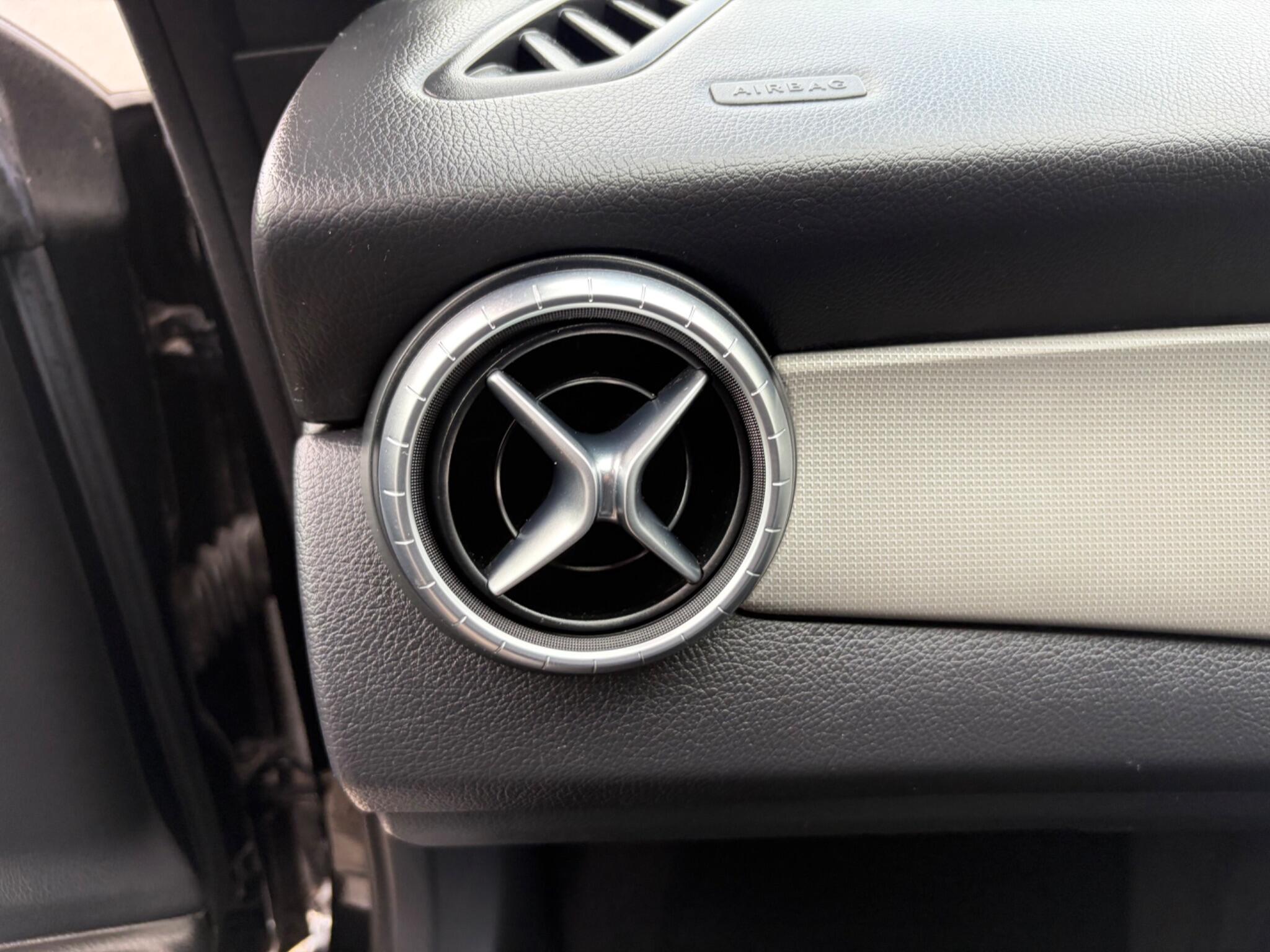 Mercedes-Benz Cla view 82
