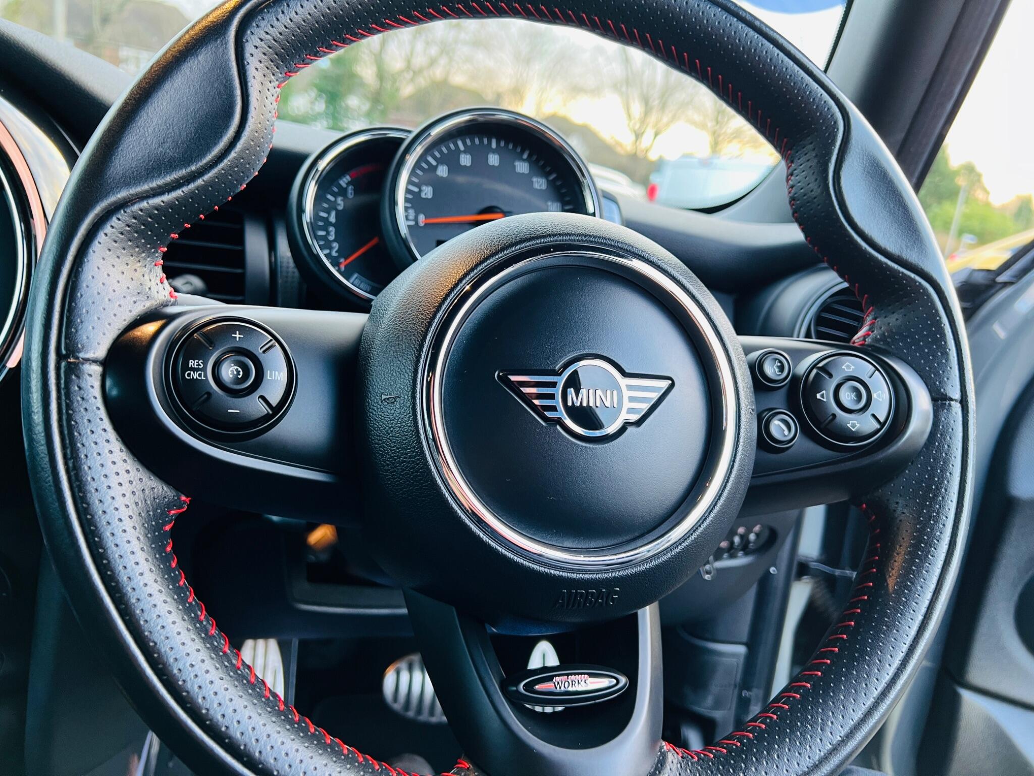 2020 MINI Hatch 1.5 Cooper Sport Steptronic Euro 6 (s/s) 5dr • 44,000 miles image 59