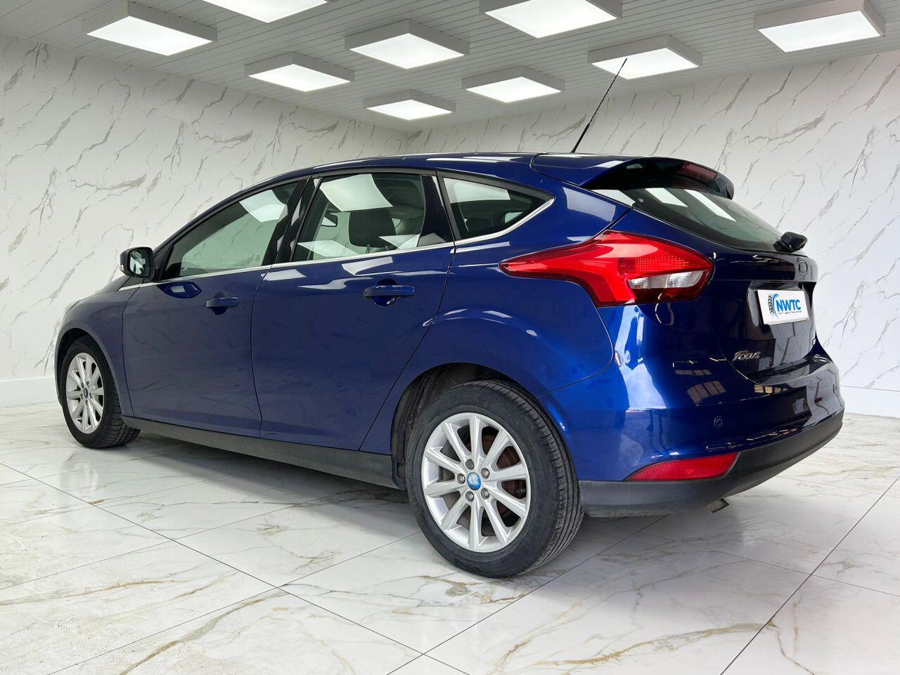 Ford Focus view 7