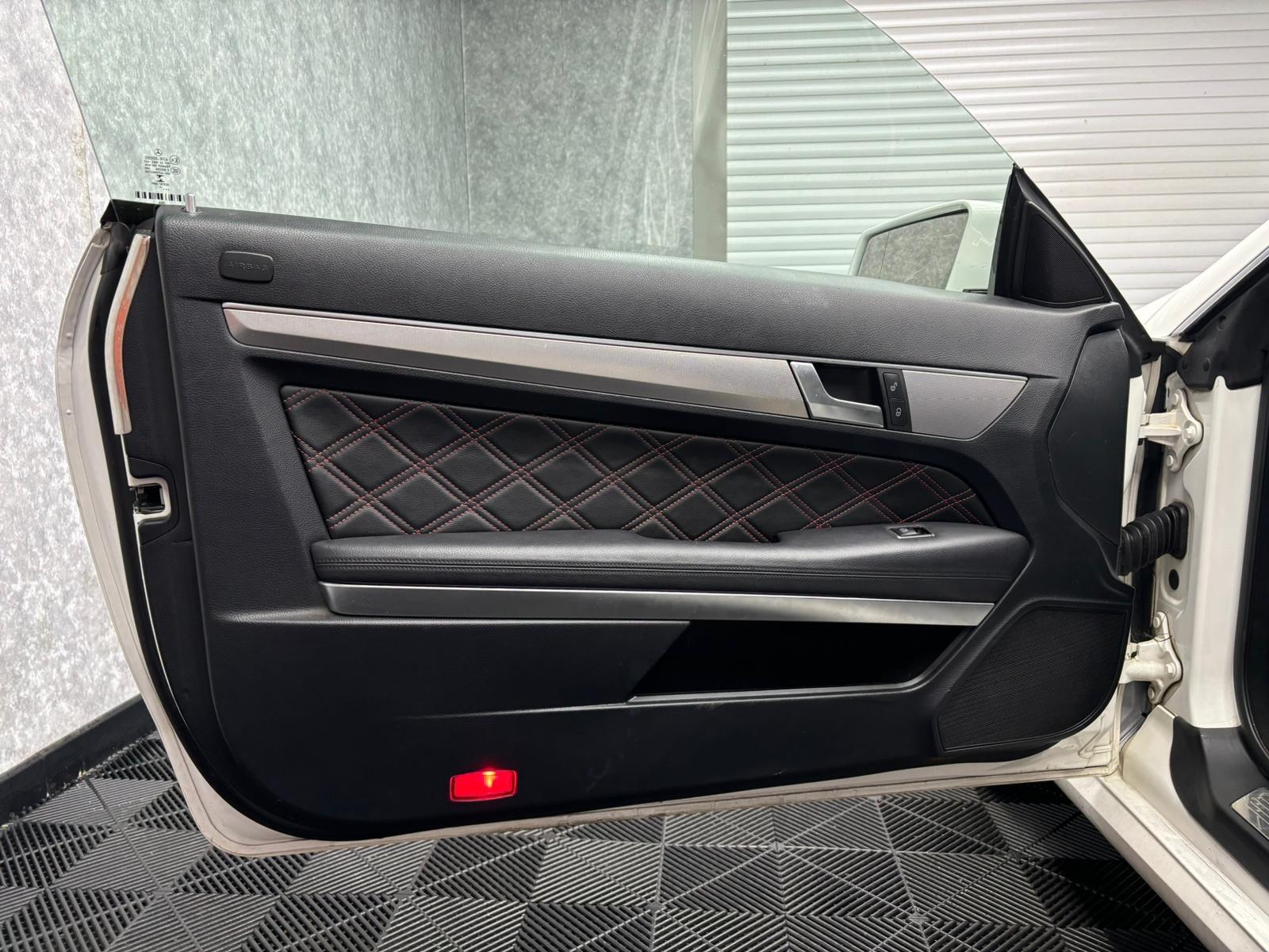 Mercedes-Benz E Class view 19