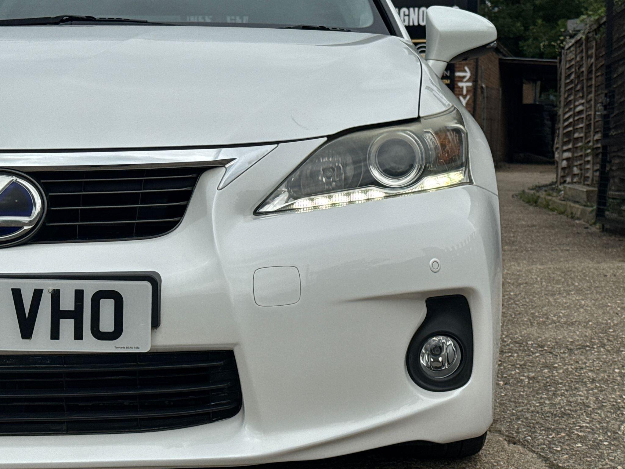 Lexus CT view 16