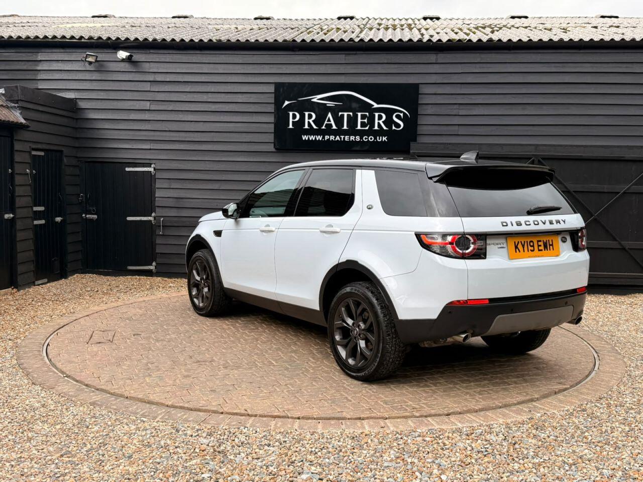 Land Rover Discovery Sport view 20