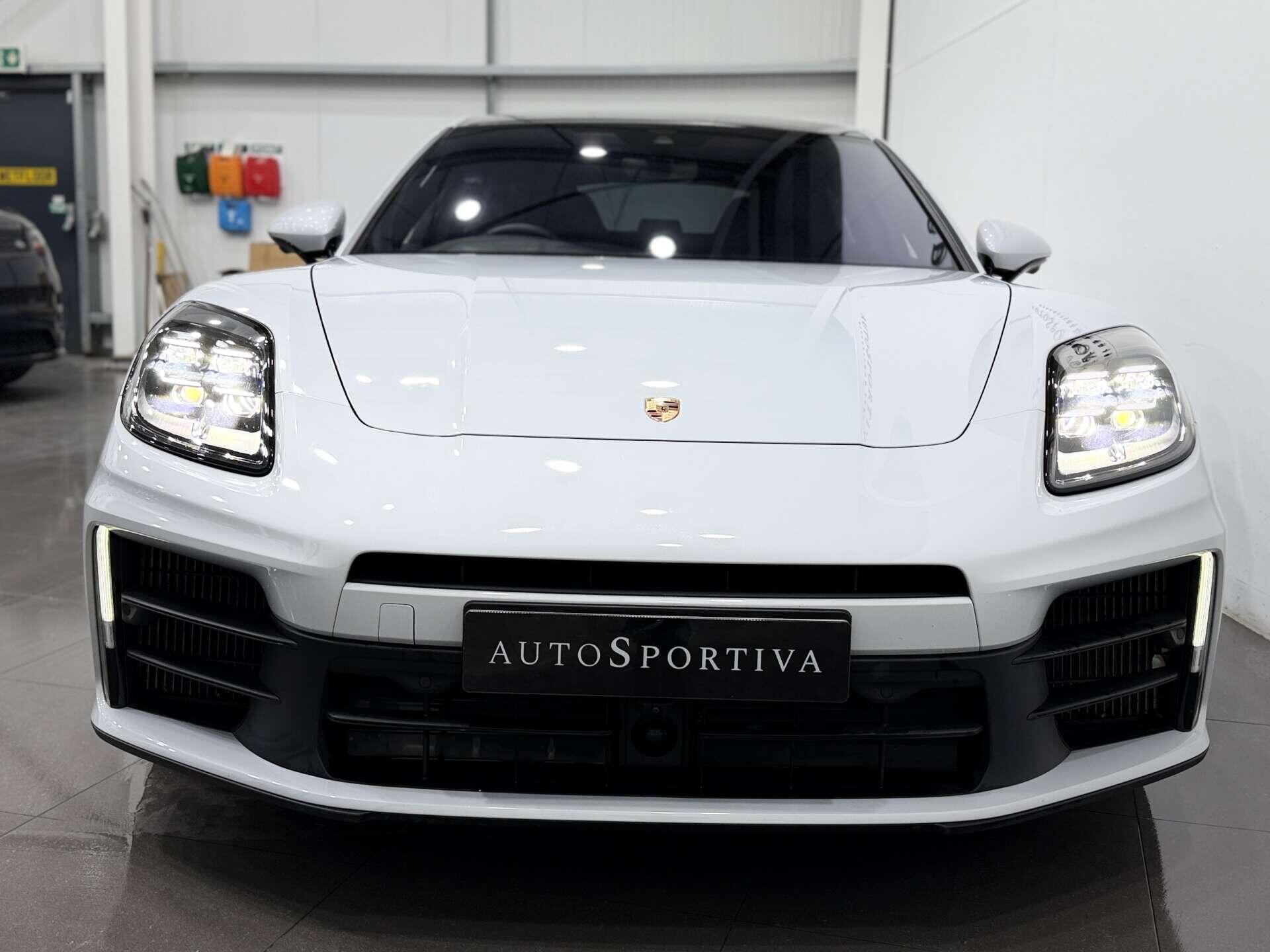 Porsche Panamera view 10