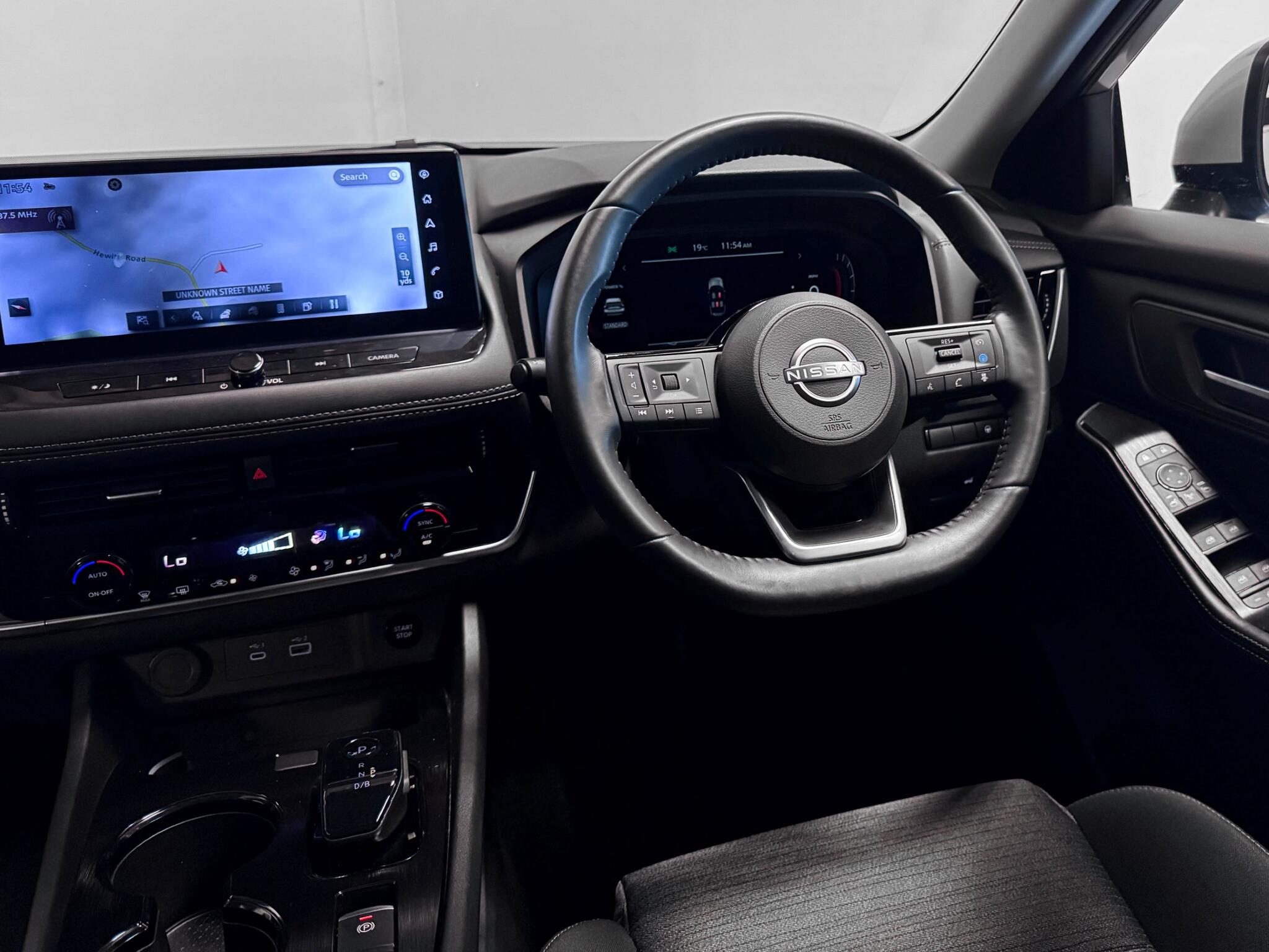 Nissan X-Trail view 16