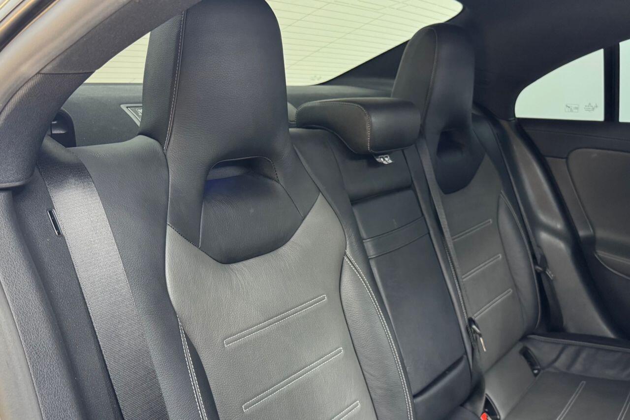 Mercedes-Benz Cla view 32