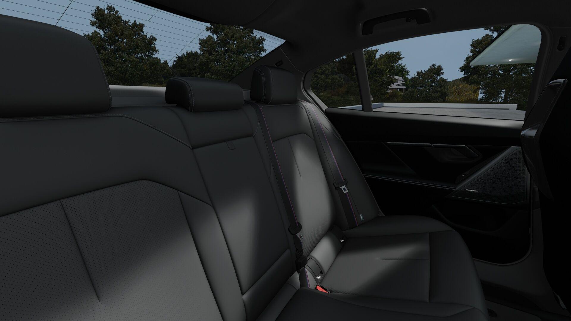 BMW M5 view 12