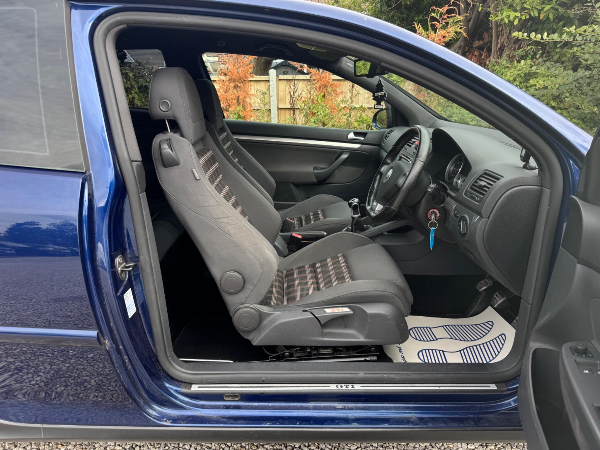 Volkswagen Golf view 18