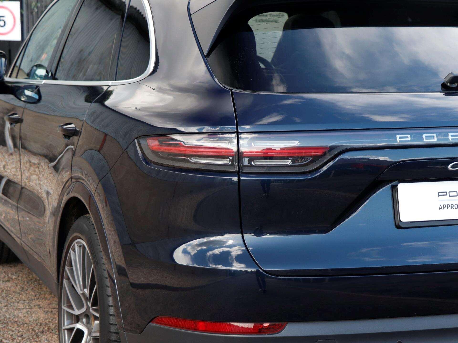 Porsche Cayenne view 30
