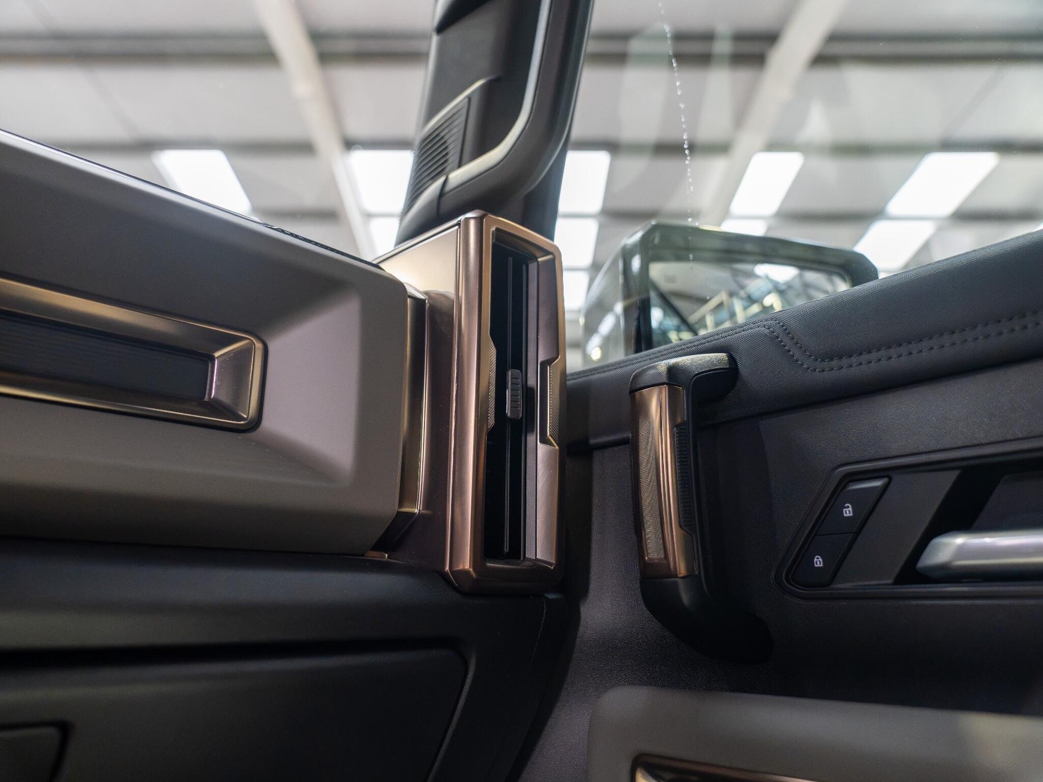 Hummer H3 view 8