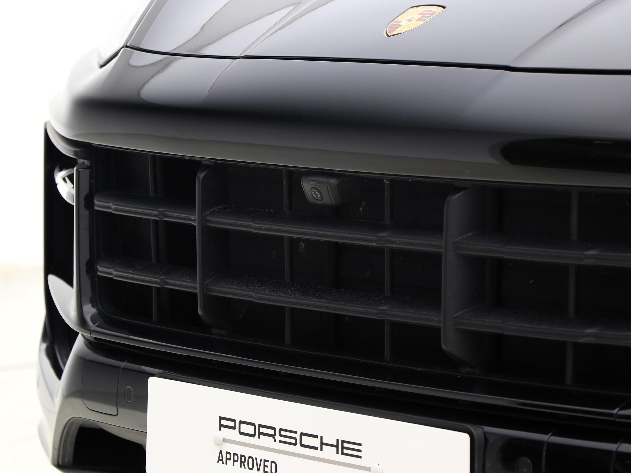 Porsche Cayenne view 15