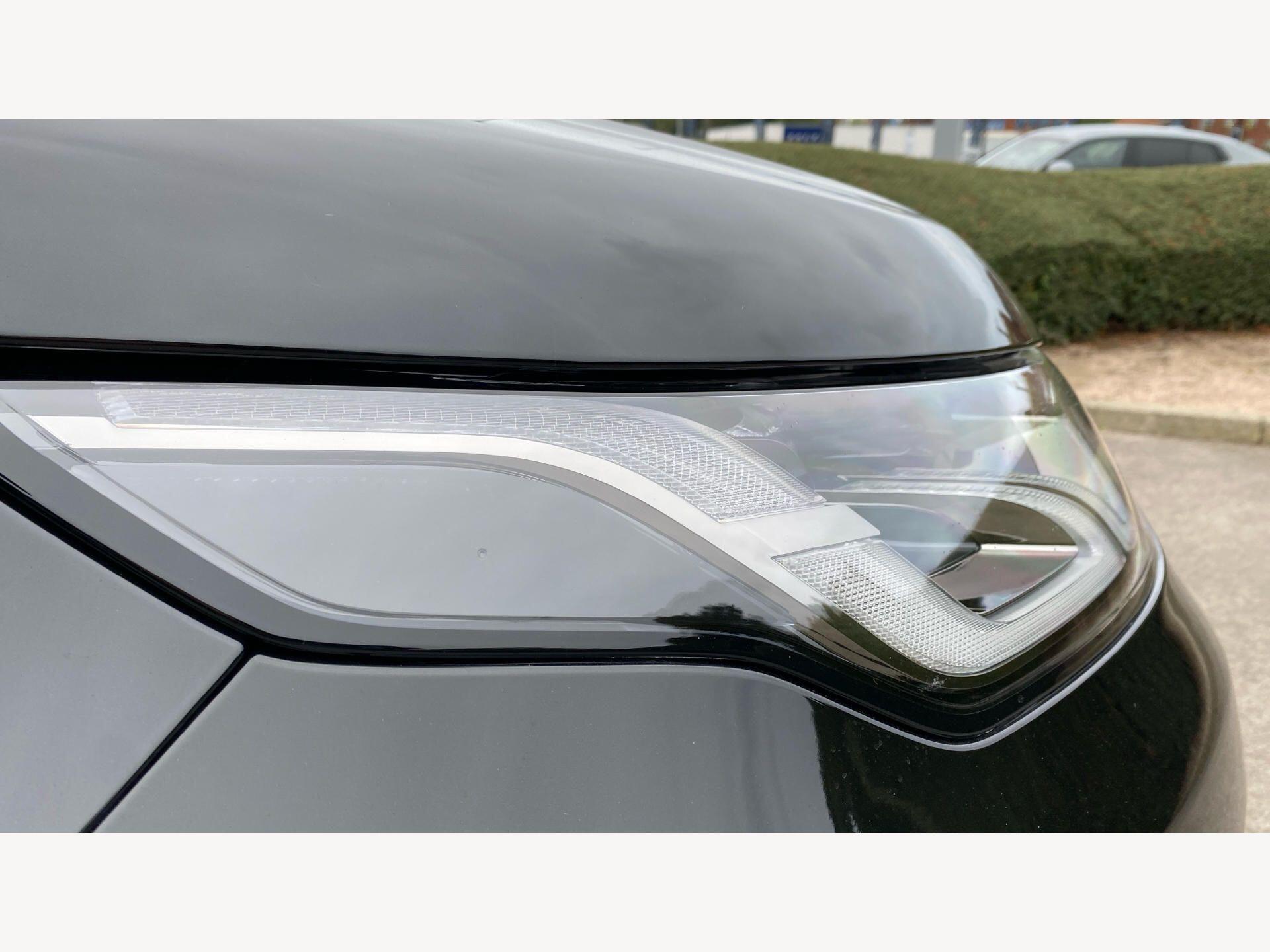 Land Rover Discovery Sport view 21