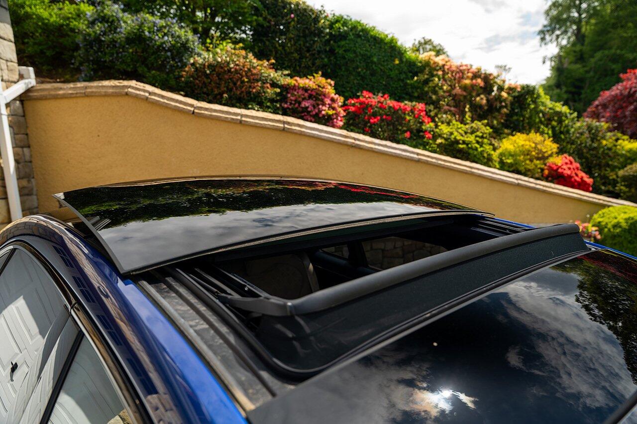 Bentley Flying Spur view 33