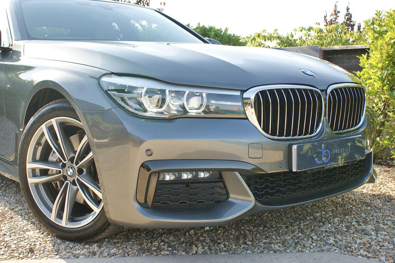 BMW 7 Series view 6