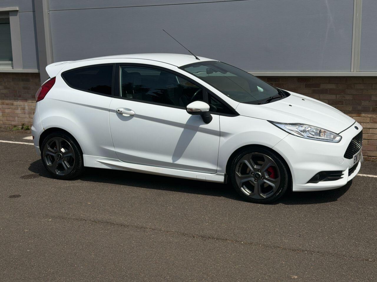 Ford Fiesta view 56