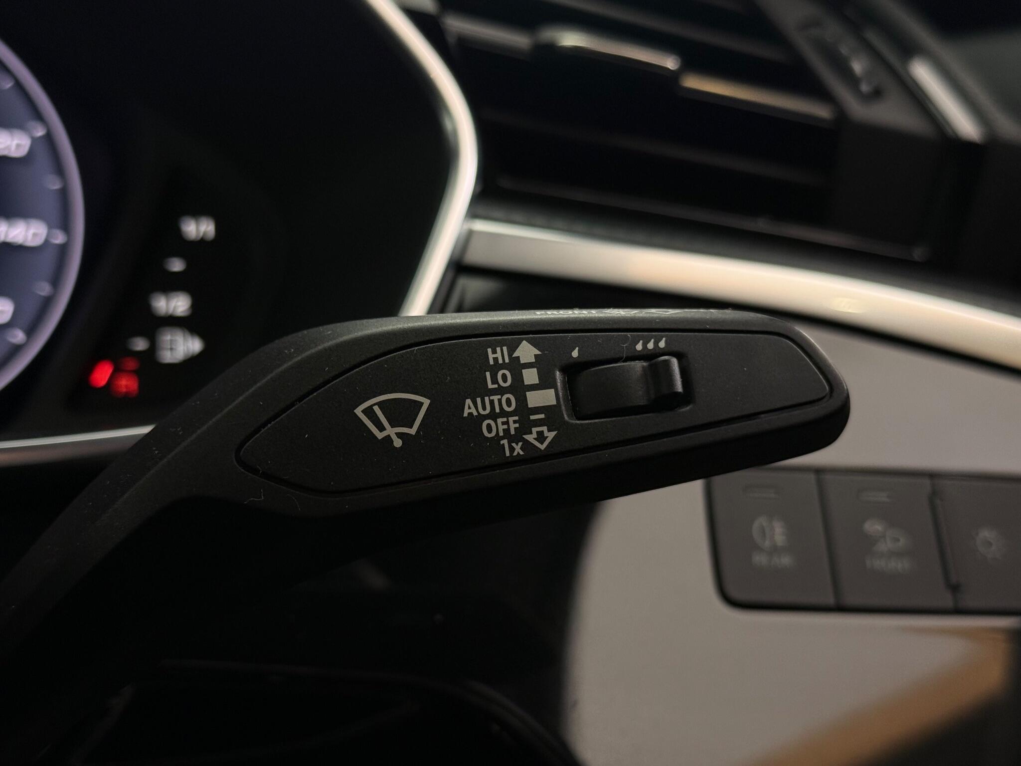 Audi Q3 view 22