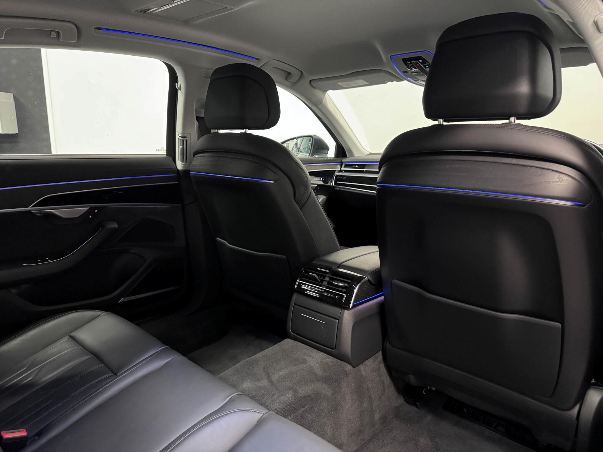 Audi A8 view 29