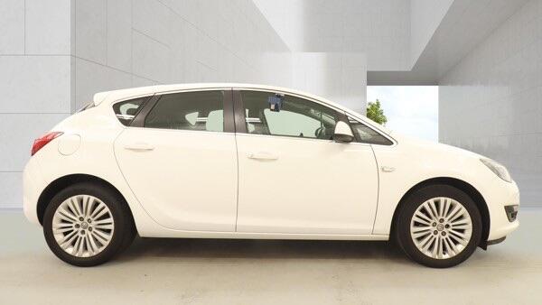 Vauxhall Astra view 5
