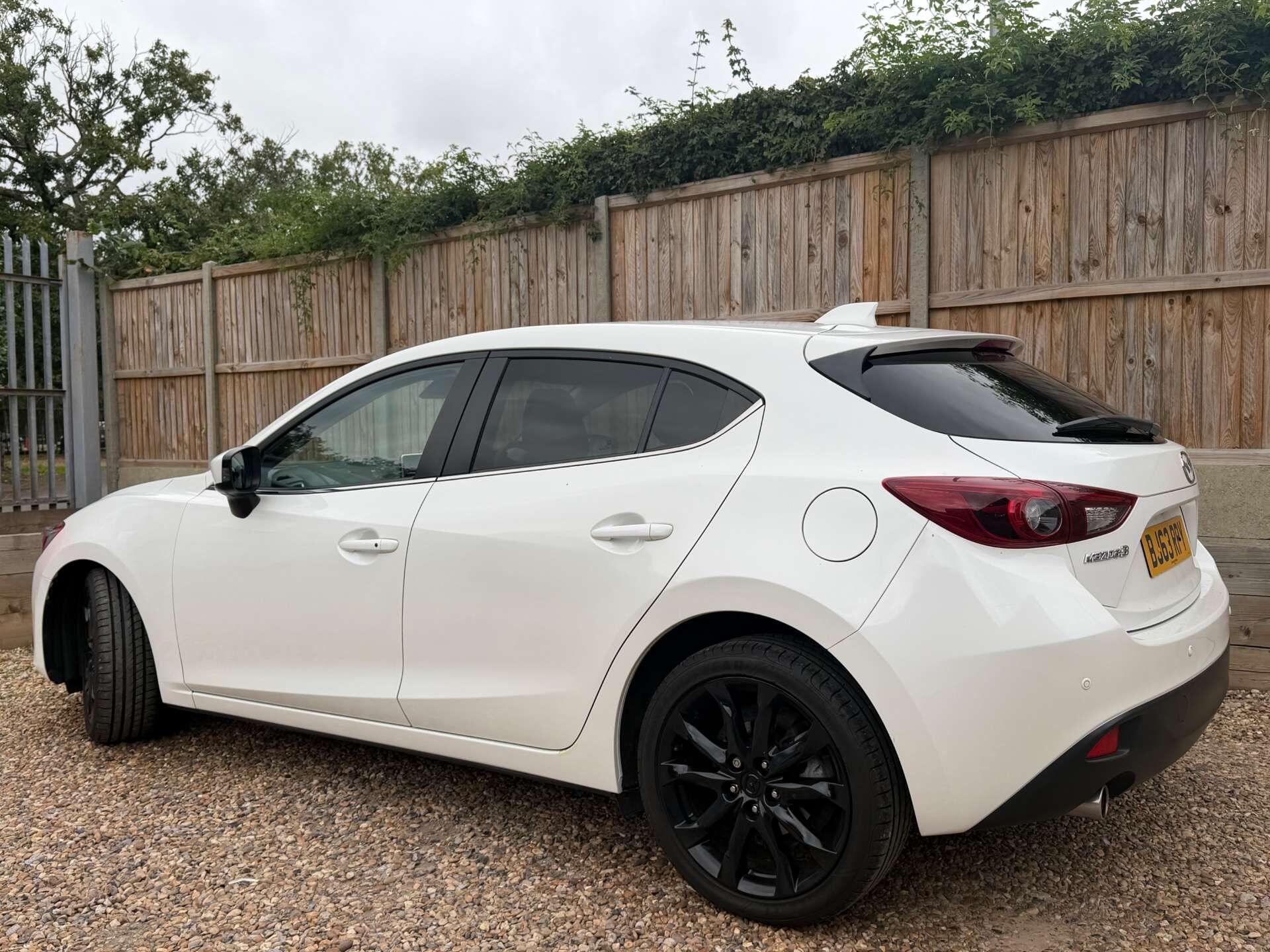 Mazda Mazda3 view 7