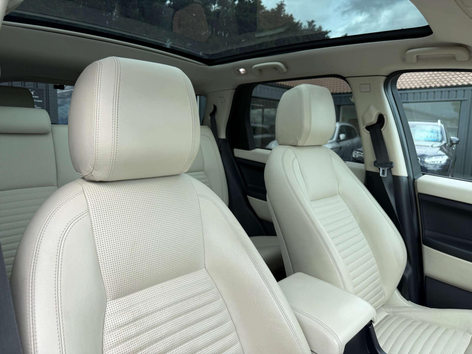 Land Rover Discovery Sport view 46