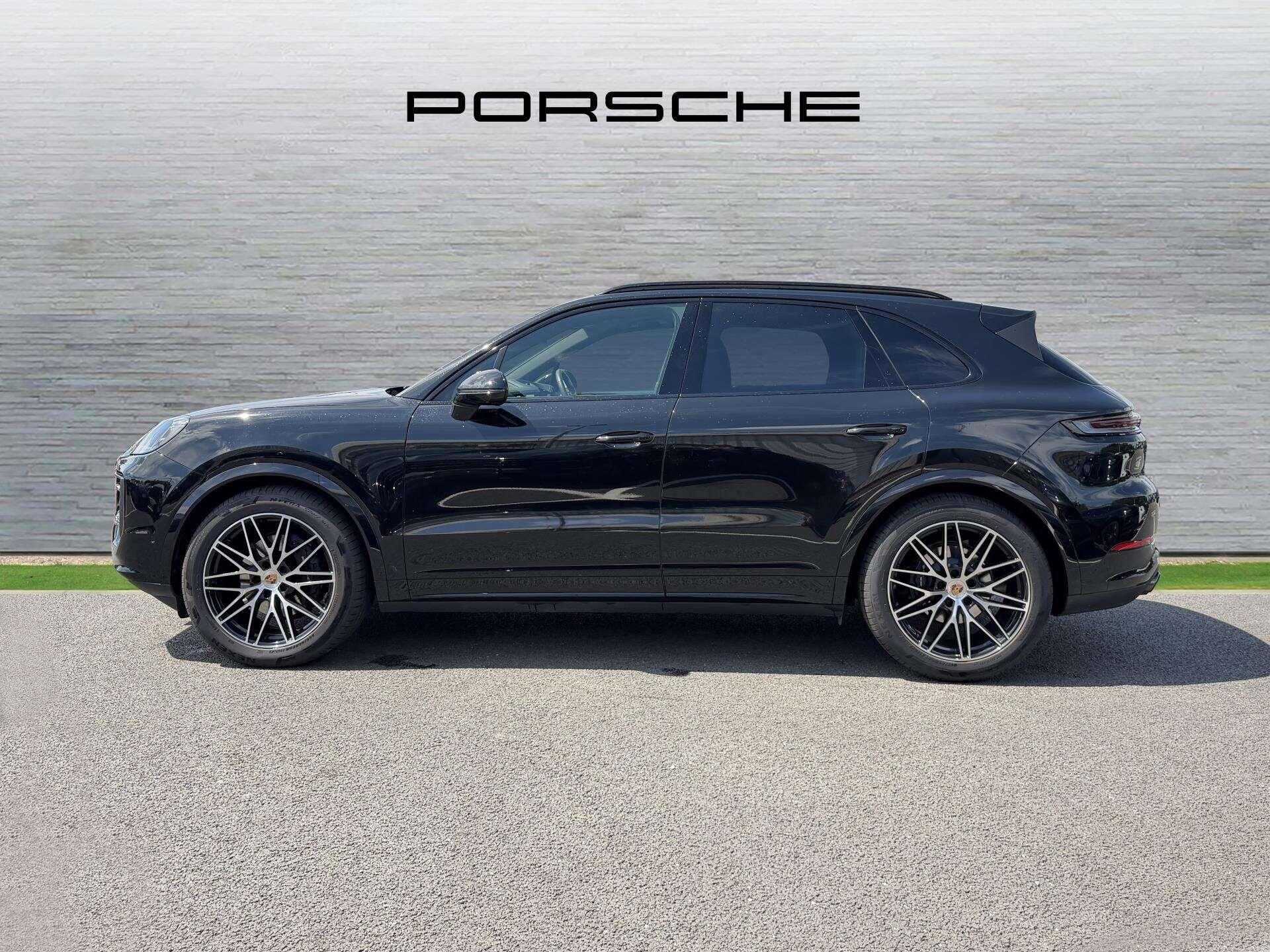 Porsche Cayenne view 8