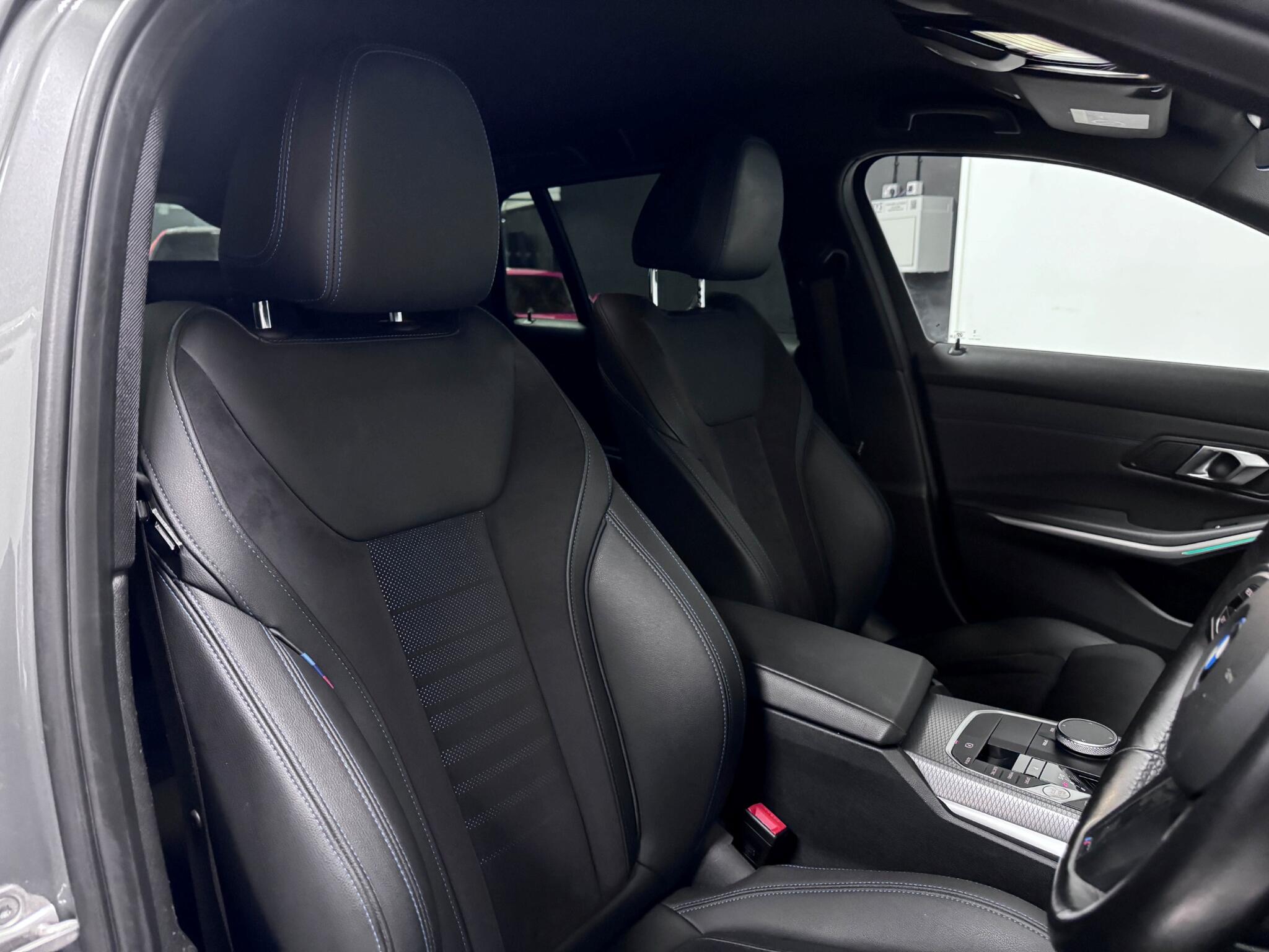 BMW 3 Series view 31