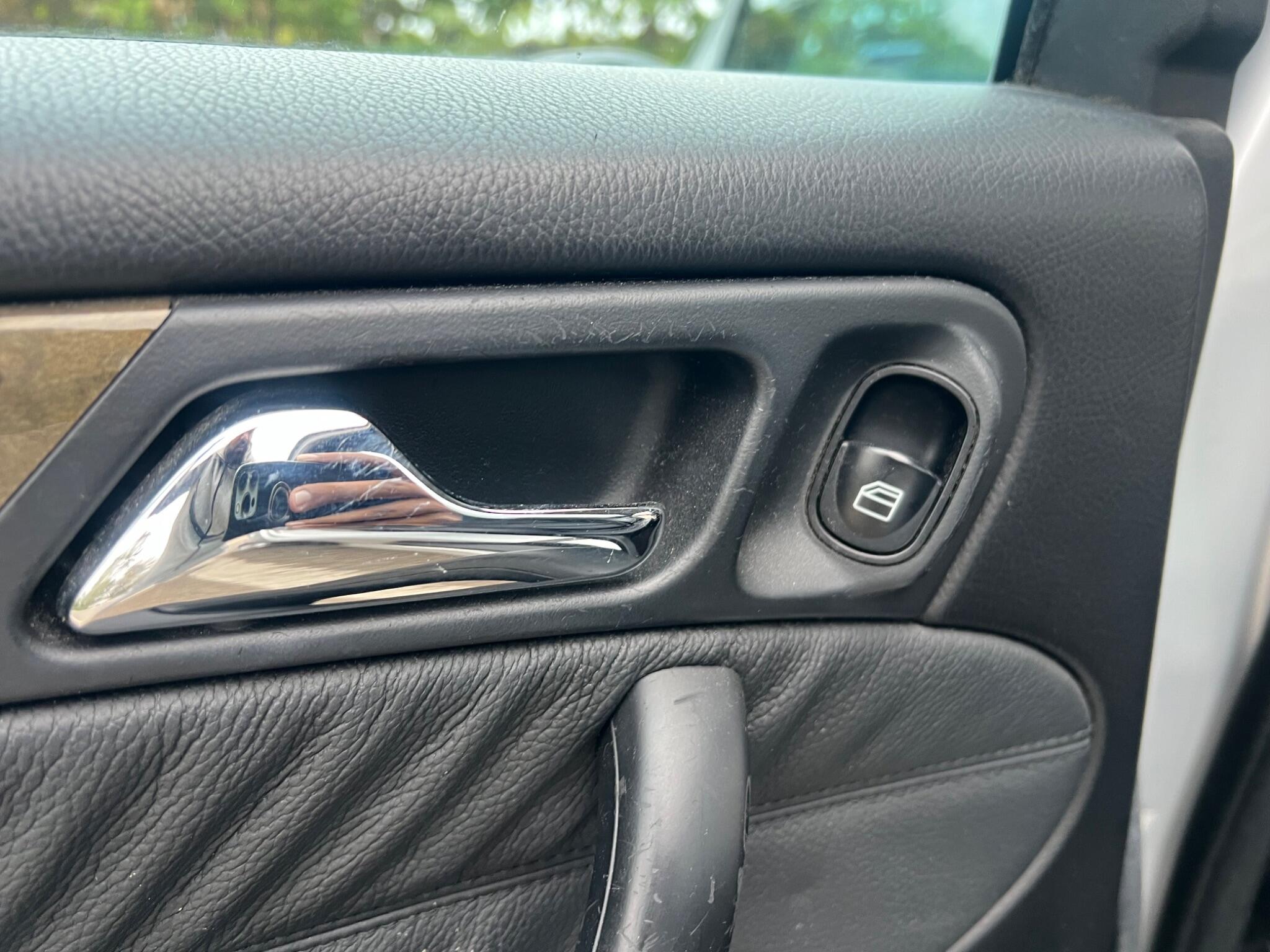 Mercedes-Benz C-Class view 27