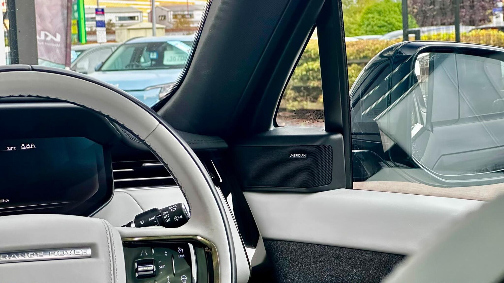 Land Rover Range Rover view 31
