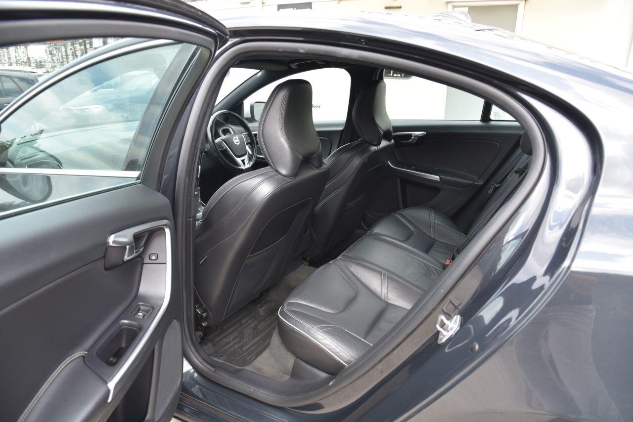 Volvo S60 view 23