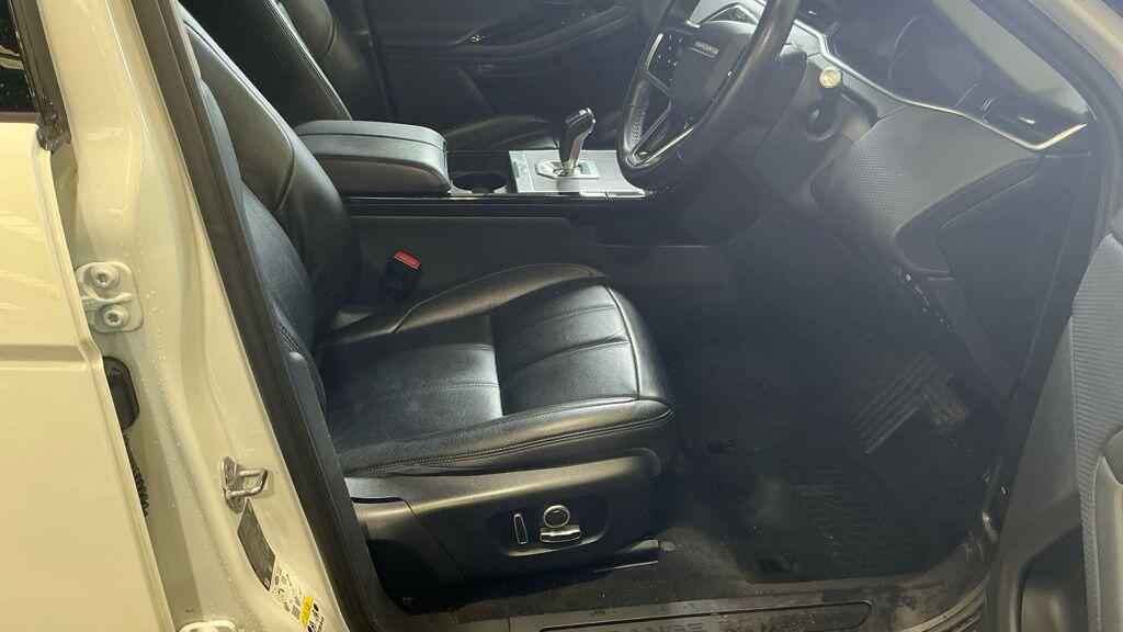 Land Rover Range Rover Evoque view 2