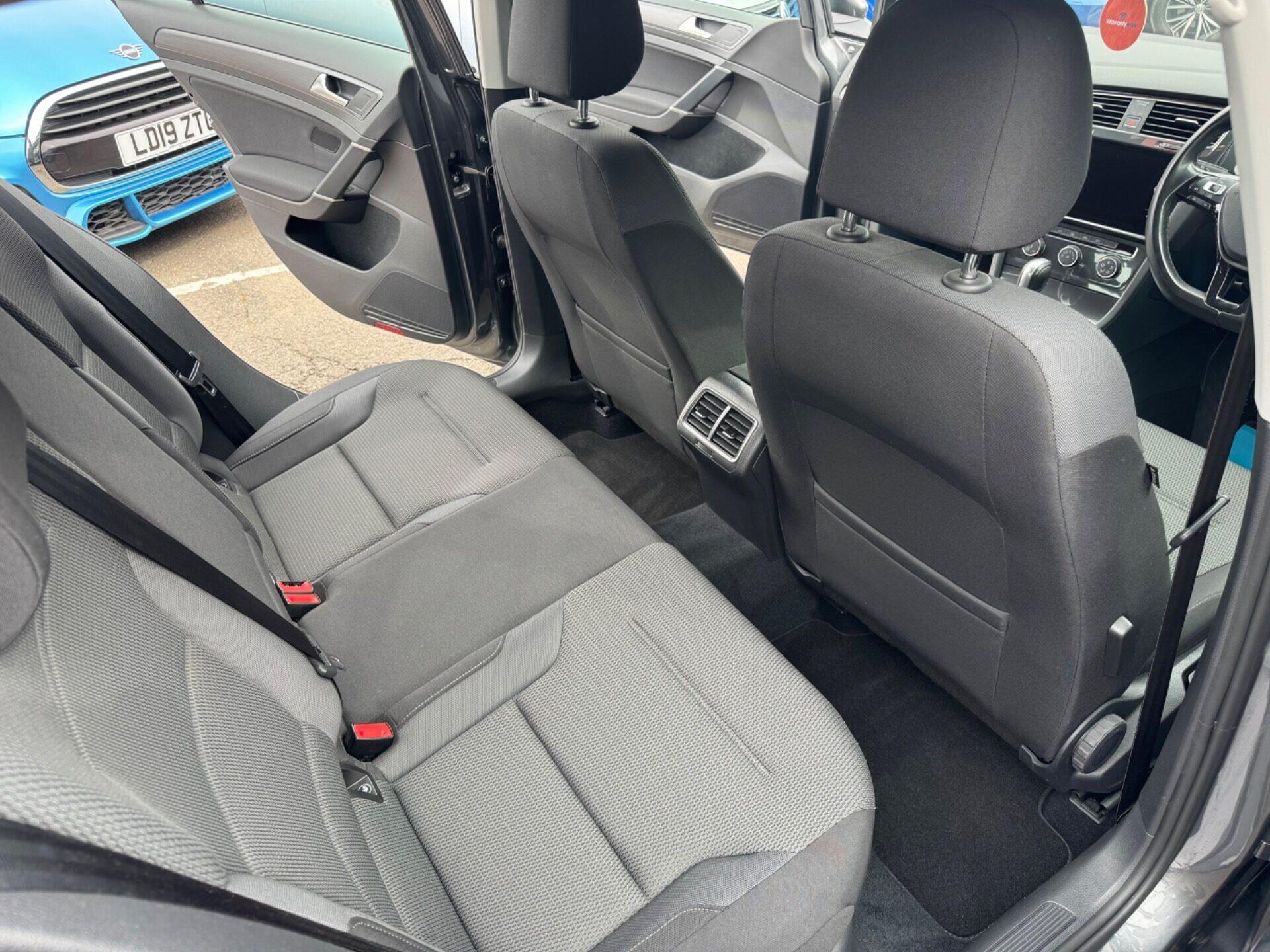 Volkswagen Golf view 33